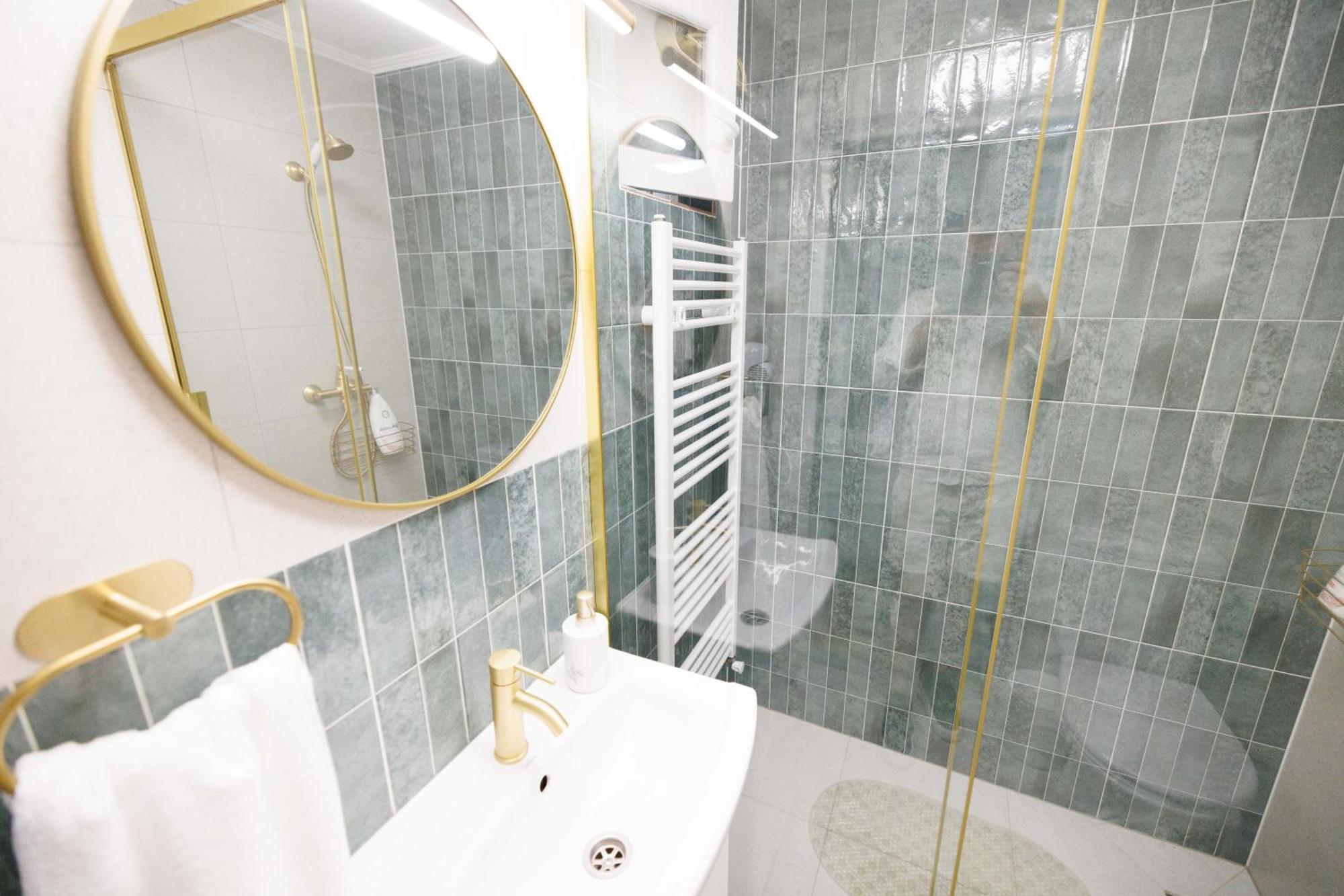Vila Adr Petresti Екстериор снимка