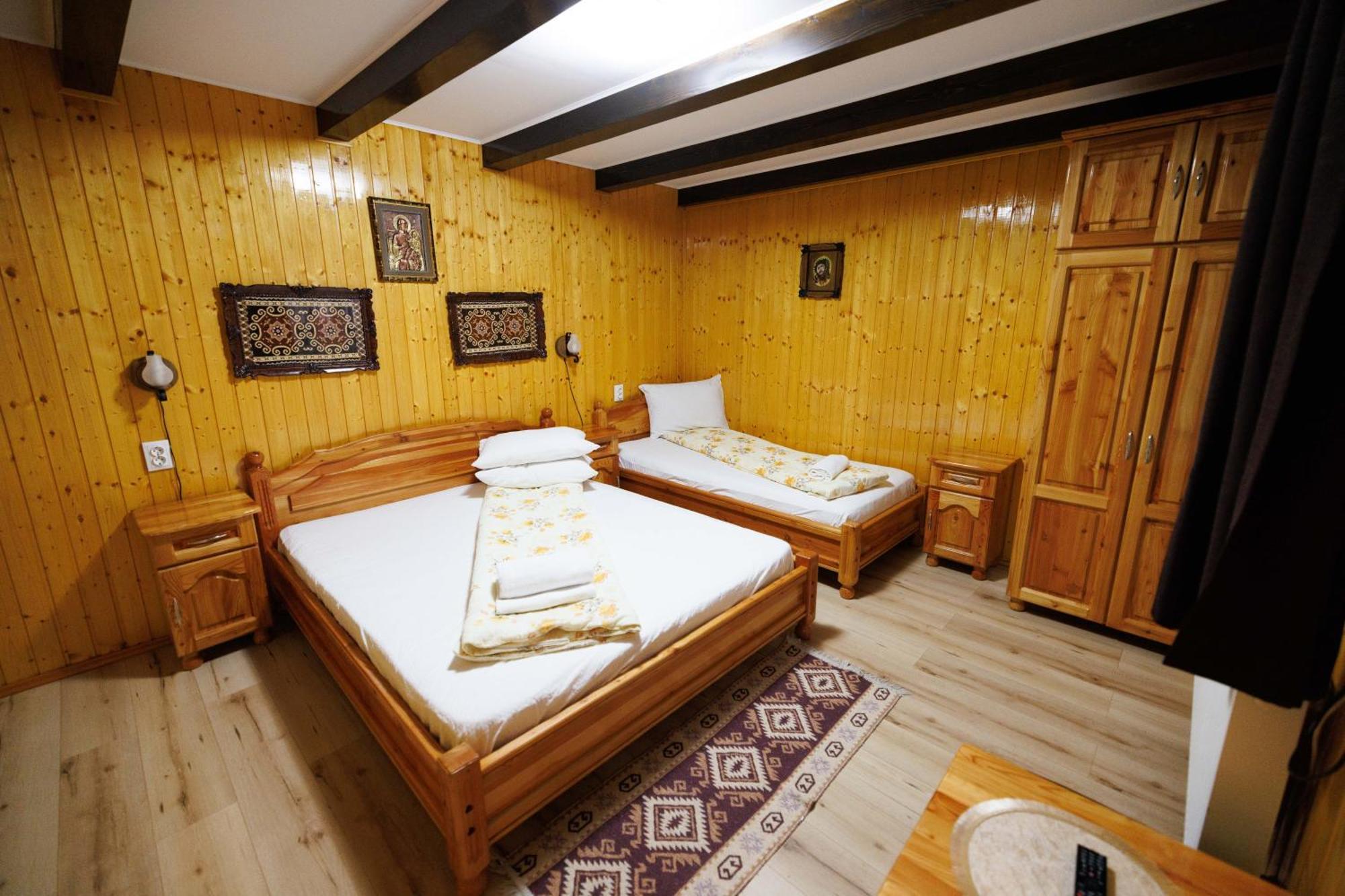Vila Adr Petresti Екстериор снимка