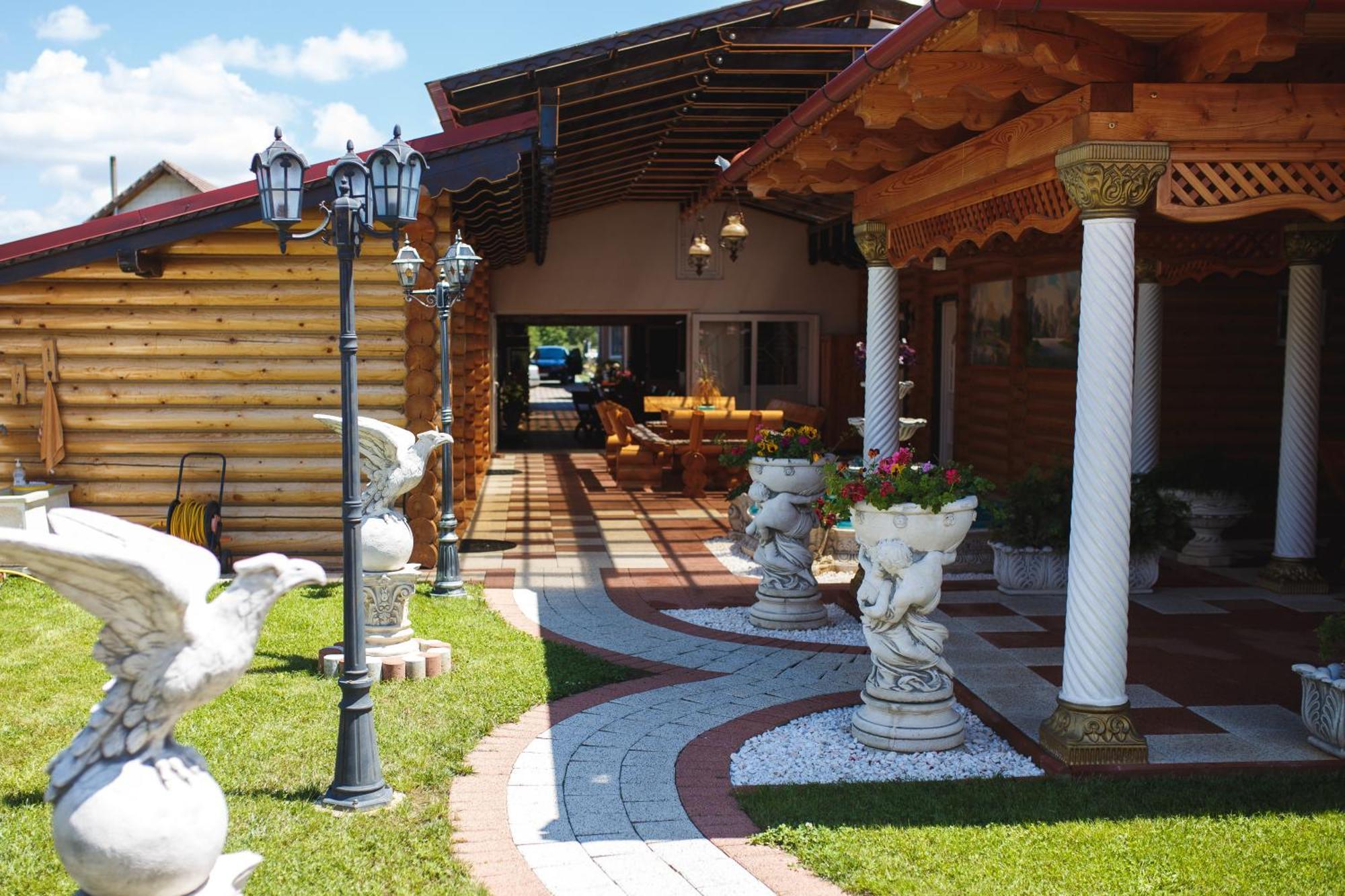 Vila Adr Petresti Екстериор снимка